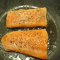 推荐：最简单好吃的煎三文鱼（正宗意大利菜）的做法图解3