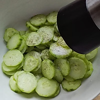 黄瓜奶酪沙拉的做法图解5