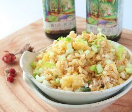 【菁选酱油试用】鸡蛋酱油炒饭的做法