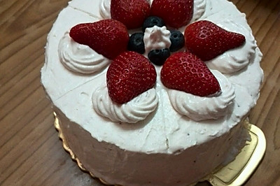 6寸草莓奶油蛋糕