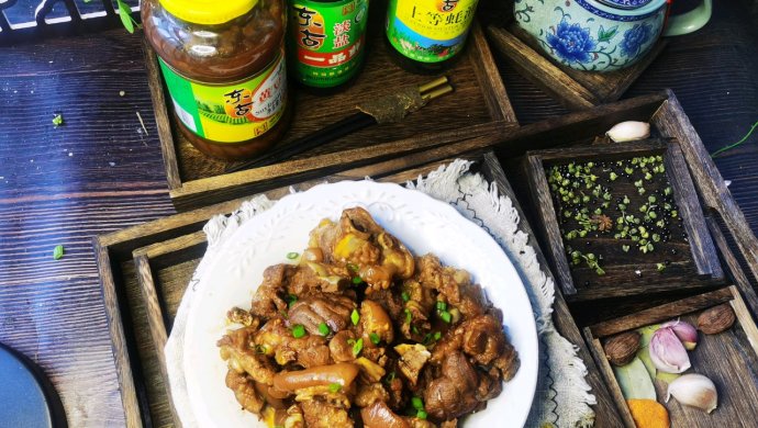 黄豆酱炖猪手