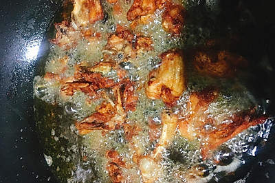 路边摊之油炸鸡架骨