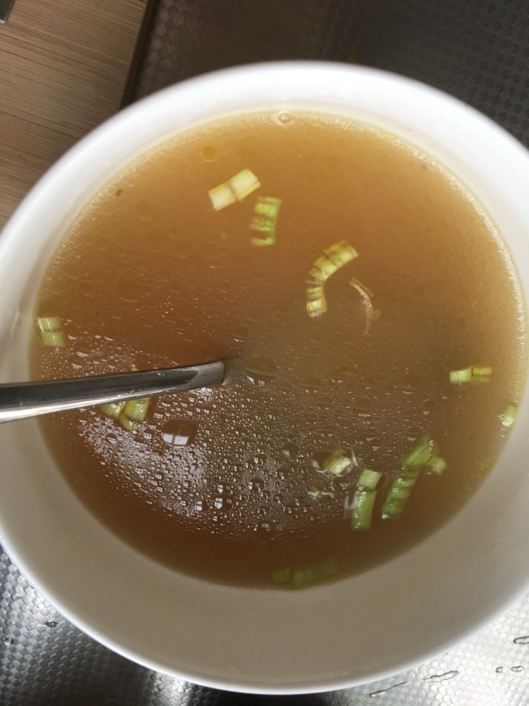 青菜豆腐粉条汤的做法图解2