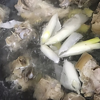 猪手玉米汤的做法图解5