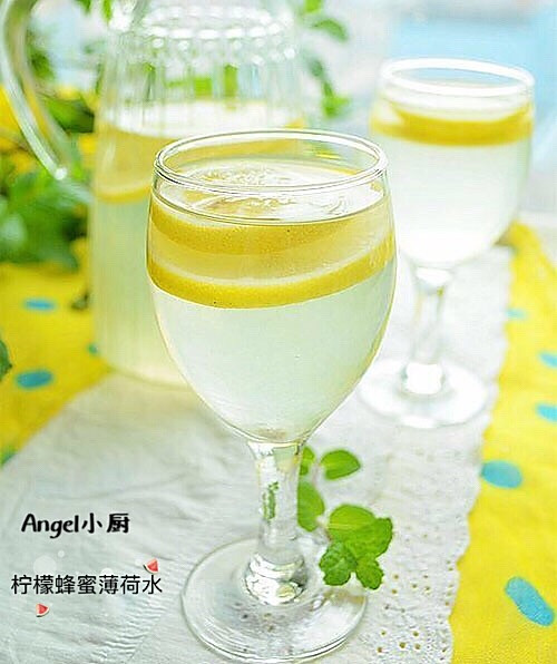 柠檬蜂蜜薄荷水的做法
