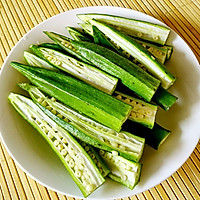 蒜香秋葵炒肉的做法图解4