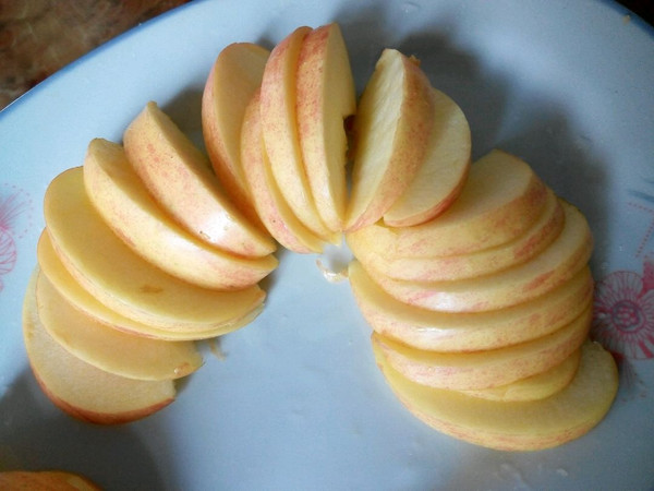 苹果切块方法图片