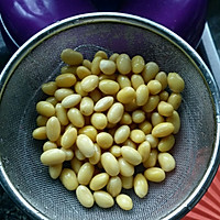 黄豆玉米豆浆的做法图解1