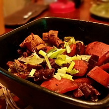 砂锅做黑椒杂蔬牛肉