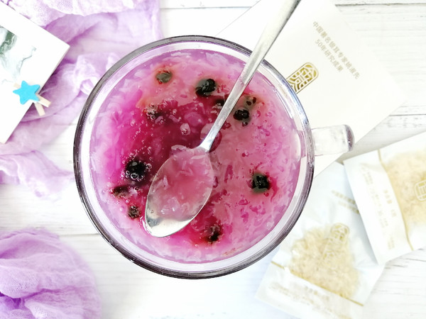 美容养颜的紫薯银耳羹