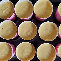 香葱肉松纸杯蛋糕的做法图解8