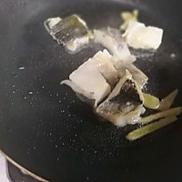 南瓜鳕鱼汤的做法图解2