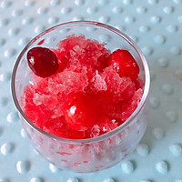 #轻饮蔓生活#夏日特饮蔓越莓沙冰的做法图解5