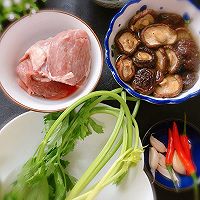香芹炒牛肉的做法图解2