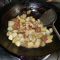 土豆粉丝烩牛肉的做法图解3