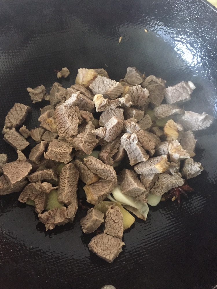 西红柿土豆炖牛腩的做法图解6
