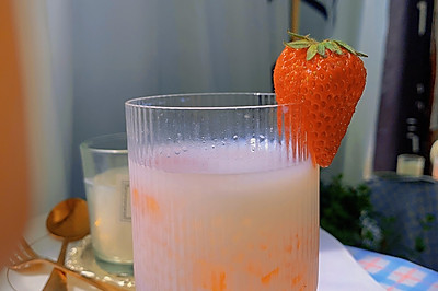 低卡甜品草莓椰奶冻