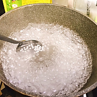 #硬核菜谱制作人#夏日冰镇甜品之蜜瓜椰香西米露的做法图解2