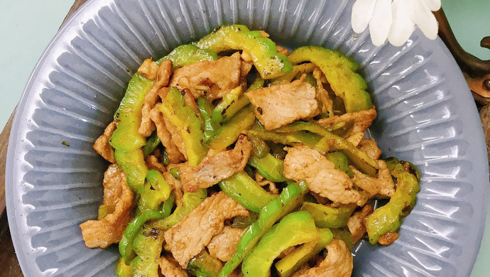 苦瓜炒肉片