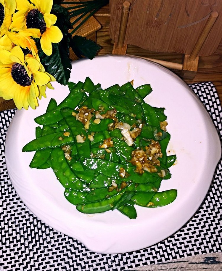 蒜香荷兰豆的做法