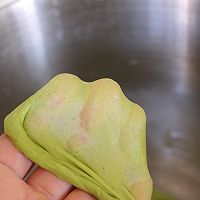 菠菜红豆豆沙面包的做法图解4