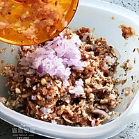 香菇猪肉大馅饼的做法图解4