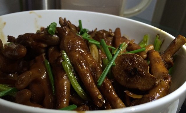 红烧鸡脚