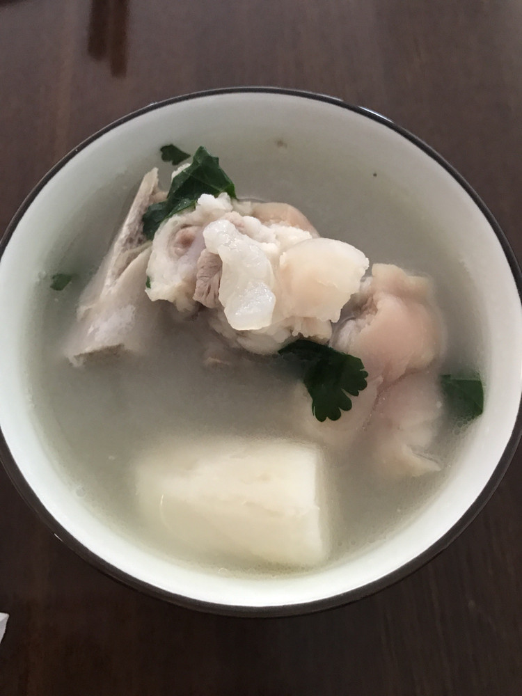 猪蹄山药汤的做法