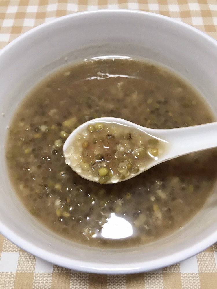 西米绿豆糖水的做法