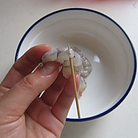 夏天拯救食欲的红绿配---茄汁虾丸的做法图解1