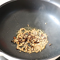香菇肉臊子酸汤面的做法图解6