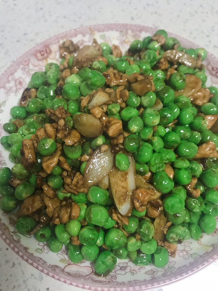 超级好吃的豌豆炒肉的做法