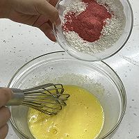 从此不用买蛋糕卷了｜学会草莓蛋糕卷可以做一万种不同的口味的做法图解5
