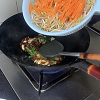 醋炒绿豆芽的做法图解4