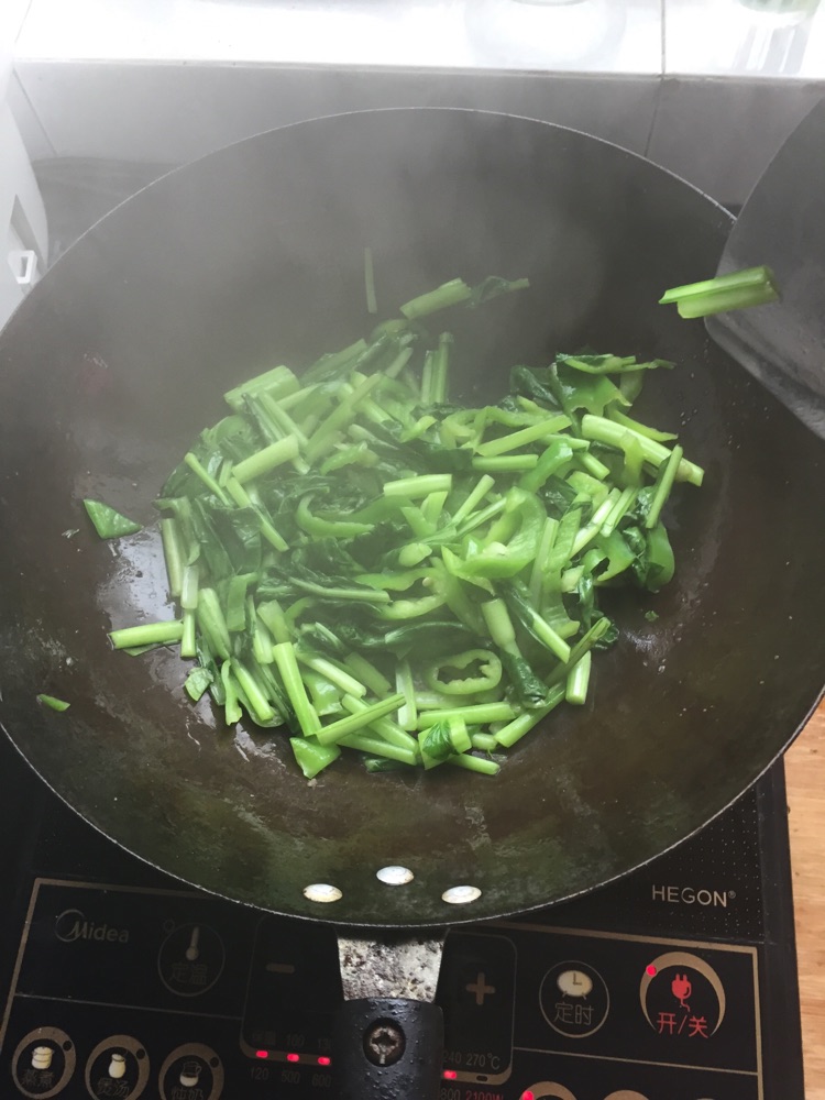 青椒炒菜心的做法图解2