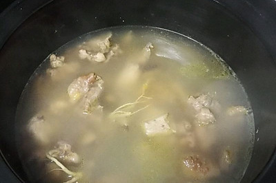 香菇人参炖鸡汤