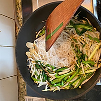 韭菜豆芽炒粉丝的做法图解3