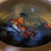 红枣枸杞桂圆乌鸡汤的做法图解7