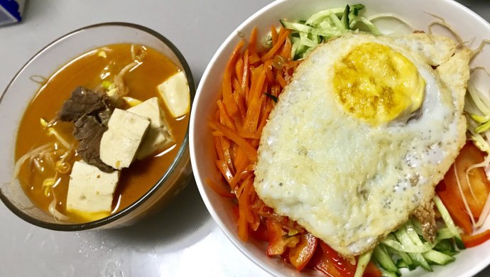 韩式拌饭＋辣白菜牛肉汤