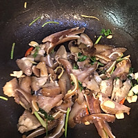 炒猪耳朵的做法图解3