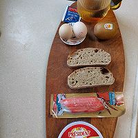 营养早餐：滑蛋蟹柳三明治的做法图解2