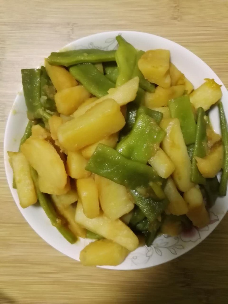 土豆炖豆角的做法图解4