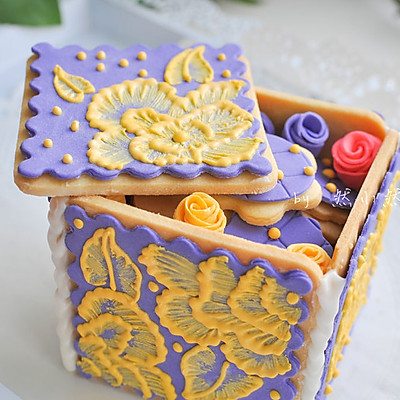 刺绣饼干盒