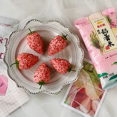 萌萌哒草莓饭团，好玩好看又好吃！