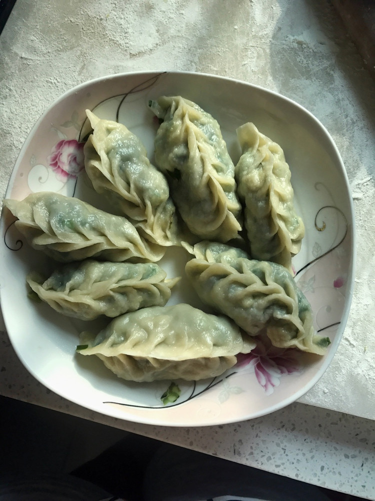 韭菜鸡蛋蒸饺的做法