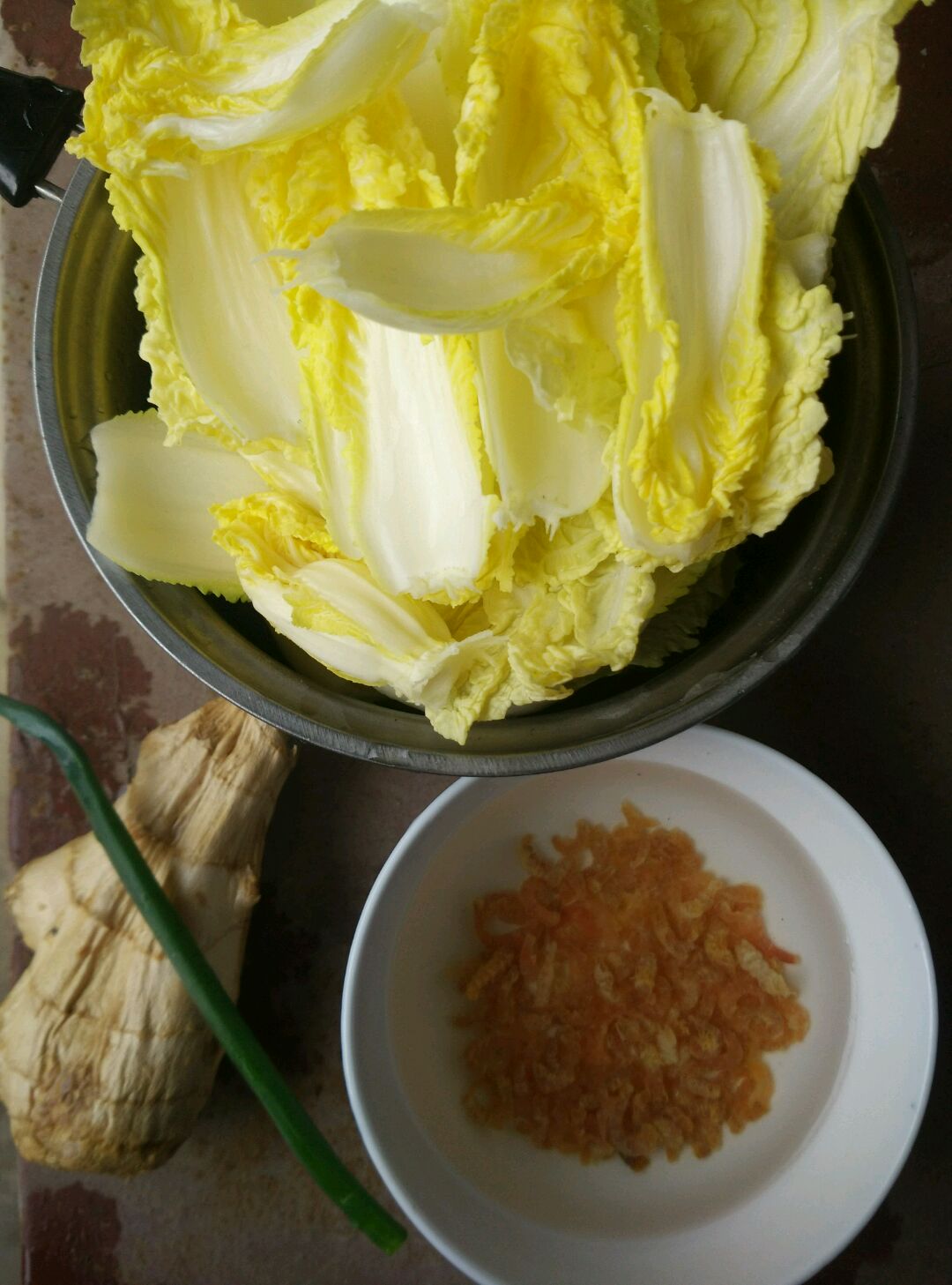 上汤娃娃菜（虾仁汤版）的做法图解1