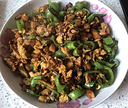 鹅蛋青椒菌菇丁的做法