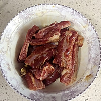空炸版蜜汁排骨的做法图解1