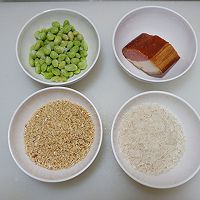 腊肉毛豆糙米饭的做法图解1