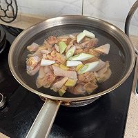 家常黄焖鸡的做法图解1